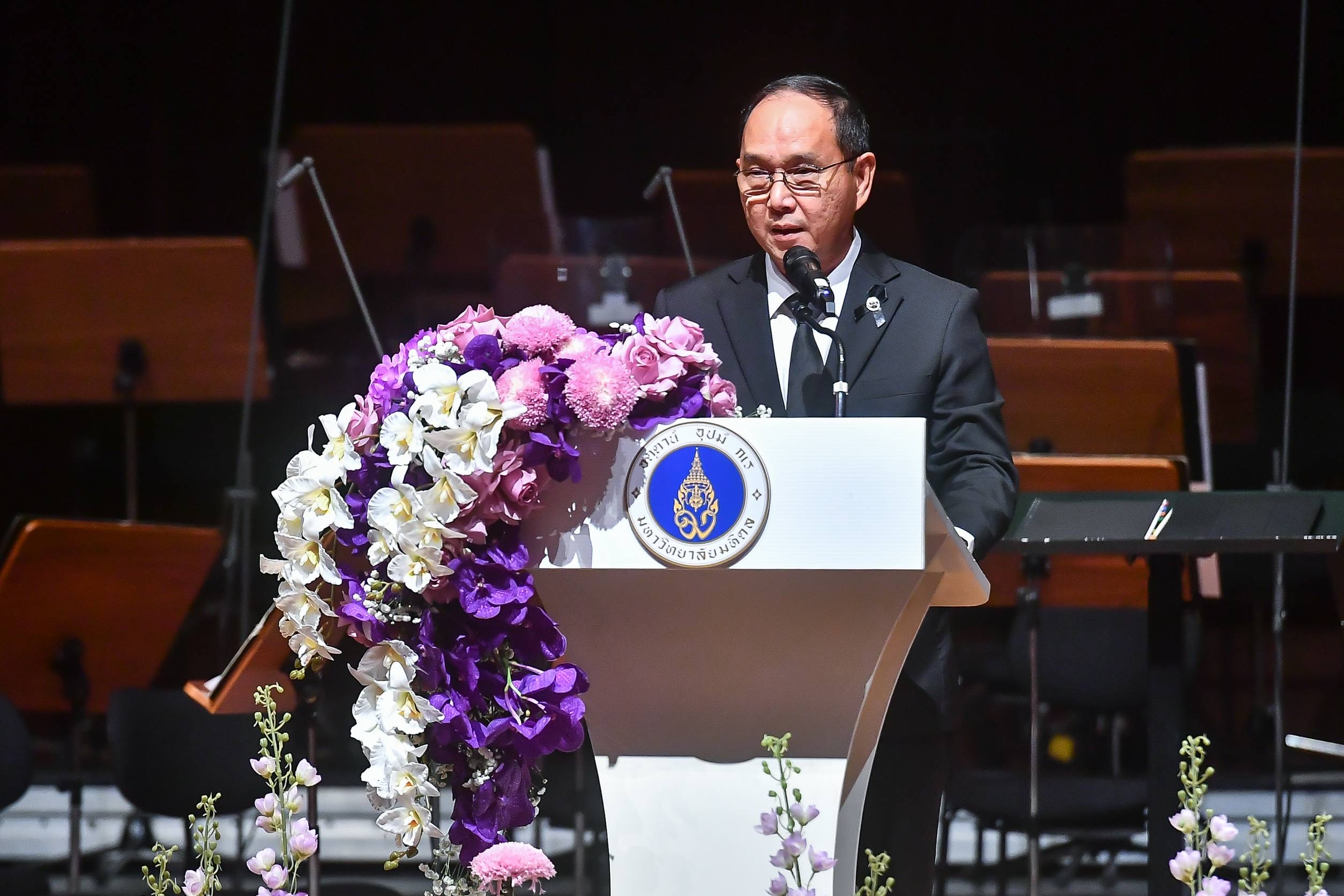 CEO Thai Airways addressing the audience